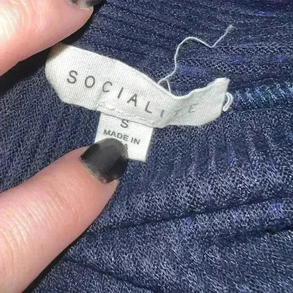 Socialite cardigan‎ size medium - Picture 2 of 4